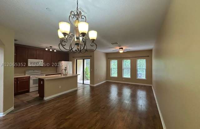 6018 TIVOLI GARDENS BLVD Gallery 2