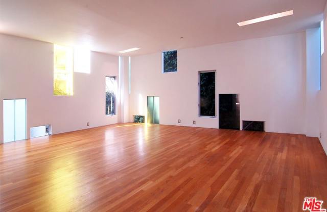 116 Pacific Ave Gallery 3