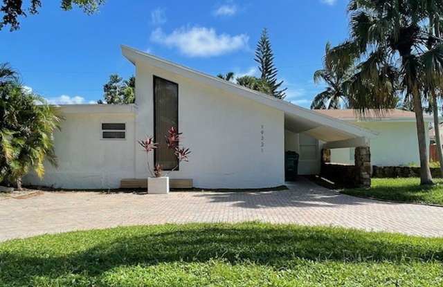 Beautiful Spacious Family Home - 19331 Northeast 18th Court, Ojus, FL 33179