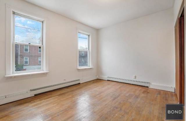 1962 Ellis Avenue Gallery 2