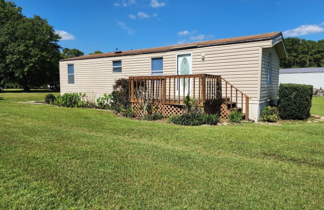 381 Swansboro Loop Road - 381 Swansboro Loop Road, Onslow County, NC 28584