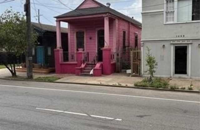 1472 N CLAIBORNE Avenue photos photos