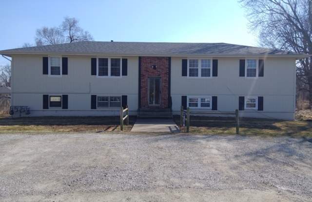 211 West 2nd Street - 211 West 2nd Street, Kearney, MO 64060