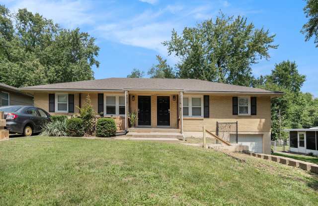 **$0 Application Fee for August!** Charming 2 Bed 1 Bath Duplex In Pleasant Valley photos photos
