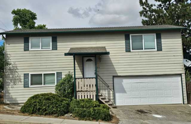 ********Split-level Home on Buff Street******** **UPDATED PICTURES COMING SOON** Gallery 1