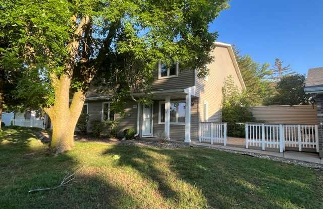 9486 Ranchview Ln N Gallery 3