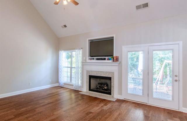 105 Fairway Dr Gallery 4