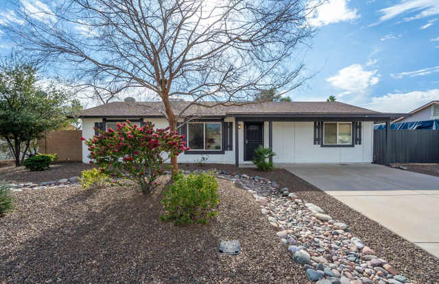 Ready to Move In - Three Bedrooms! - 2725 East Villa Theresa Drive, Phoenix, AZ 85032