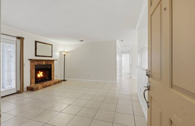 2255 THOUSAND OAKS DR photos photos