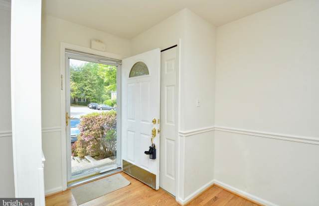 6337 BUFFIE COURT Gallery 3