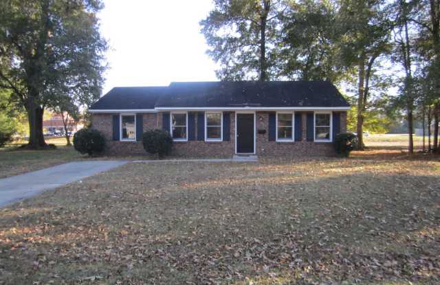 3 bedroom 2 bath home convenient to Downtown, Shopping, Restaurants & YMCA photos photos
