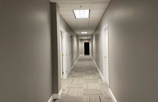 300 Main Gallery 3