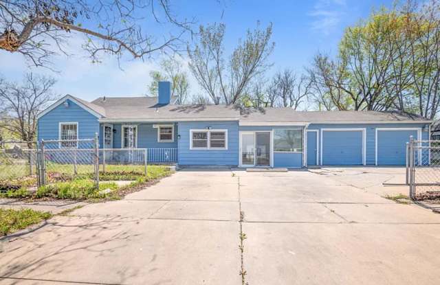 Welcome home to this beautiful 3-bedroom, 2-bathroom with Bonus room located Northeast Wichita. photos photos