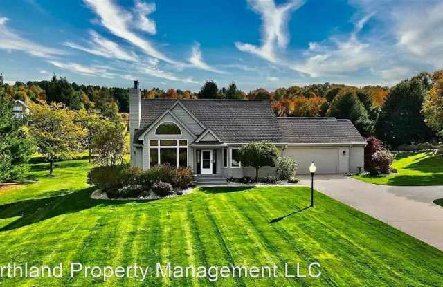 1196 Quaker Valley Dr - 1196 Quaker Valley Drive, Grand Traverse County, MI 49686