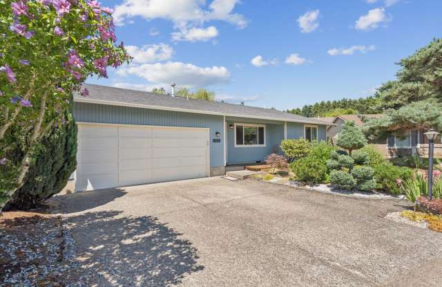 $500 gift card with lease by 9/1/25. Water and landscaping included! photos photos