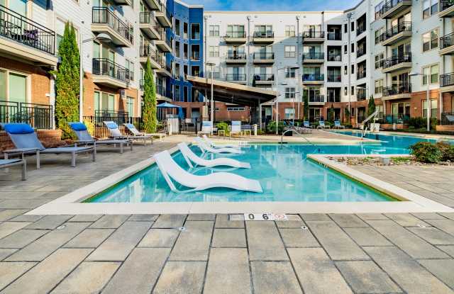 605 West End Gallery 2
