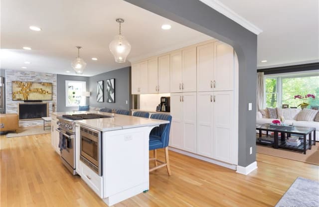 49 Sinawoy Road - 49 Sinawoy Road, Cos Cob, CT 06807