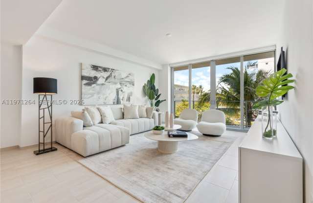 Clara Bay Harbor I Gallery 2