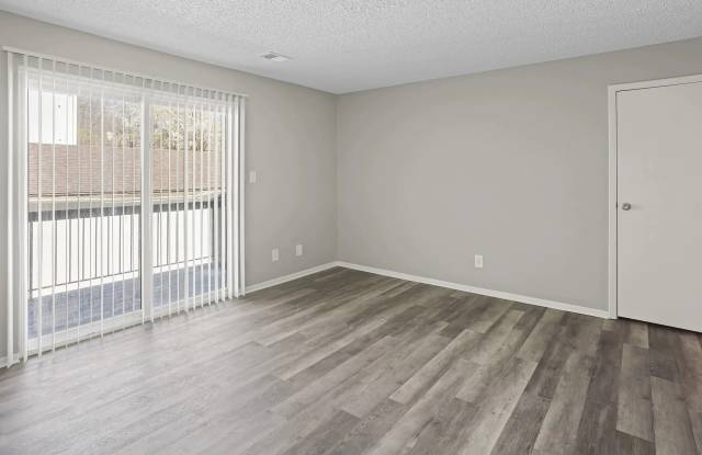 Riverside View Apartments Gallery 3