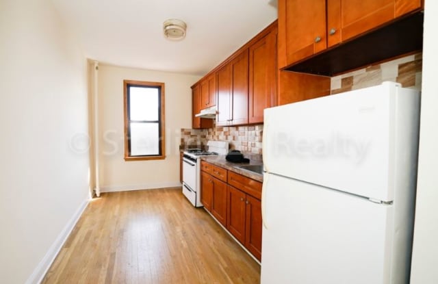 31-11 38th St 2F - 31-11 38th Street, Queens, NY 11103