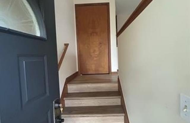 232 PINEWOOD Drive Gallery 3