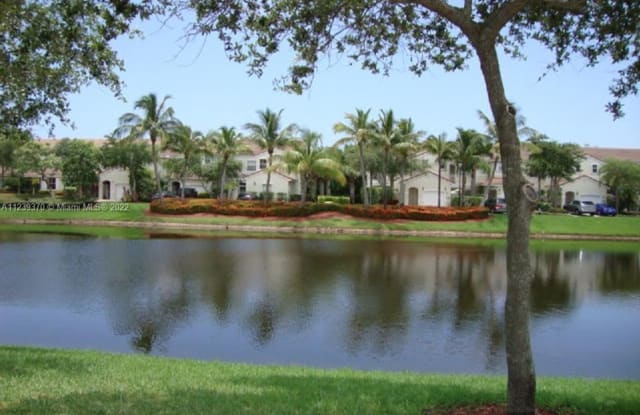 1175 Weeping Willow Way - 1175 Weeping Willow Way, Hollywood, FL 33019