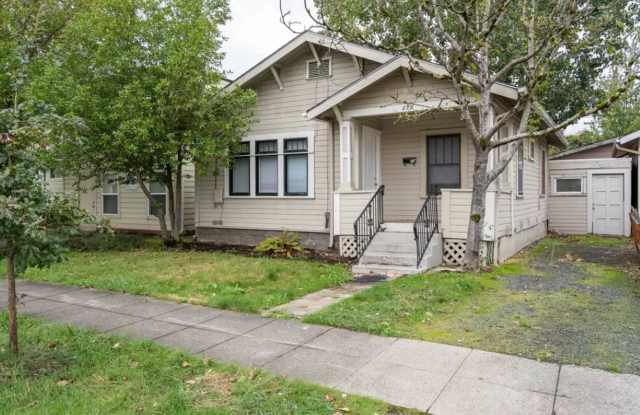 Only $2695 for 4 Bedroom Campus Home - 270 East 16th Avenue, Eugene, OR 97401 Only $2695 for 4 Bedroom Campus Home - 270 East 16th Avenue, Eugene, OR 97401