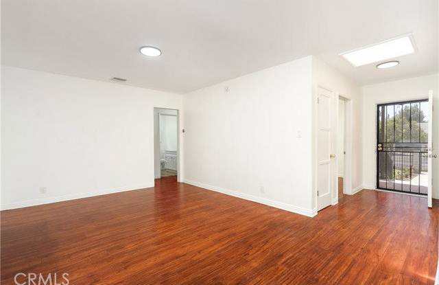 13951 Terra Bella Street Gallery 2