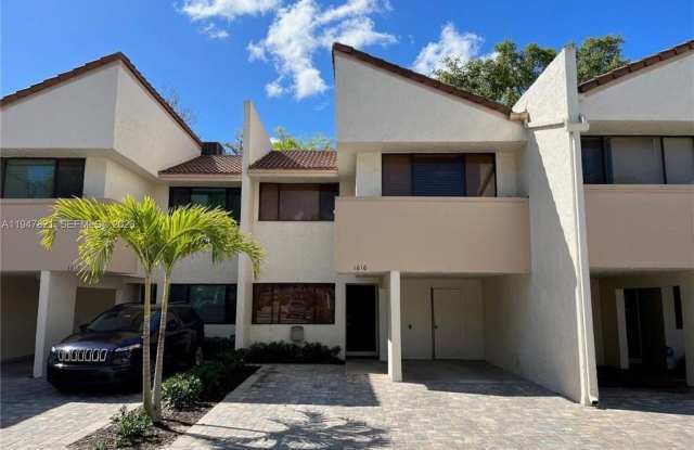 1617 Cypress Pointe Dr photos photos