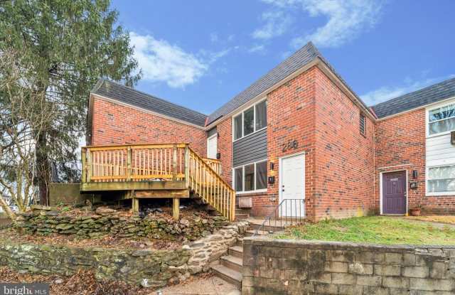 286 GREENOUGH Street unit: 2 photos photos