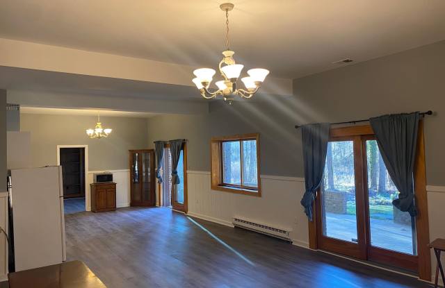 3813 FORT HILL DR. - 3813 Fort Hill Drive, Rose Hill, VA 22310