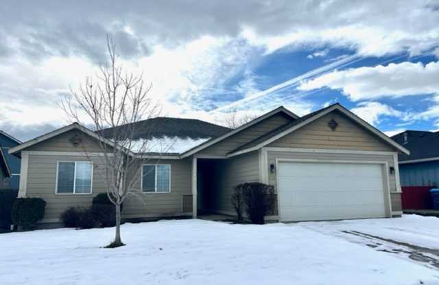 Lovely Single Level 3 Bedroom home in Redmond! photos photos