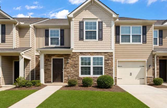 Beautiful 3 Bed/2.5 Bath House in Hampton! Gallery 1