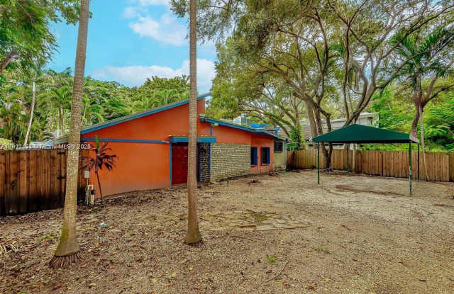 3656 Avocado Ave - 3656 Avocado Avenue, Miami, FL 33133