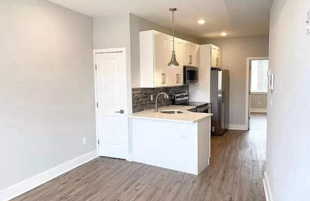 2425 FRANKFORD Avenue unit: 3 photos photos