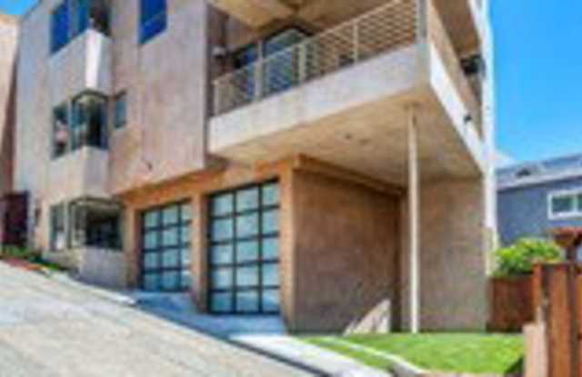 308 Gull Street Gallery 2