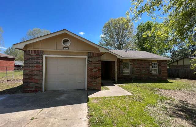 Nice 3 Bed 1.5 Bath House with 1 Car Garage. Gas Heat  Hot Water. - 20 Grand Brook Drive, Greenwood, AR 72936