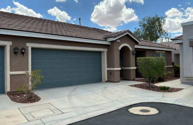 Single story Townhouse 2 bedrooms 2 bathrooms 2 car attached garage located in a gated subdivision photos photos