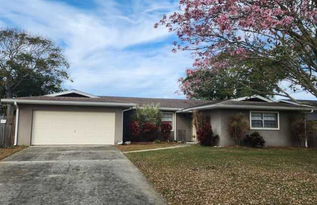 Beautiful 3-Bedroom Home with Screened Patio  Lawn Care Included in Rockledge! photos photos