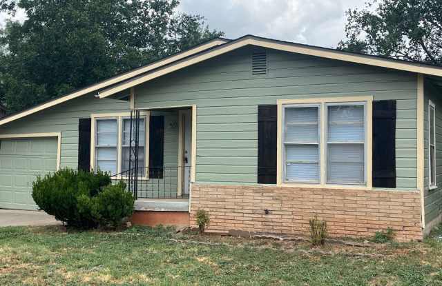 Spacious 3 Bed Home with Garage, Storage Shed and Fresh Exterior Paint photos photos