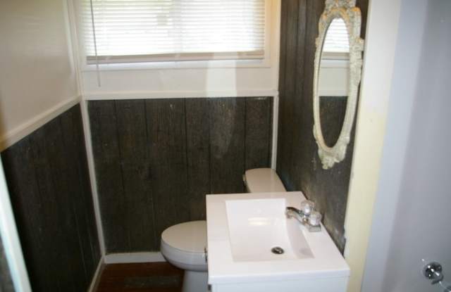 2849 Eagledale Drive Gallery 2
