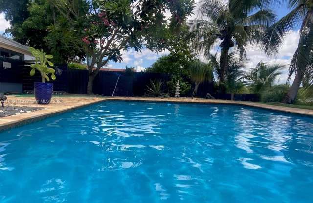 960 Bayberry Point Drive, Plantation, FL 33324 Gallery 3