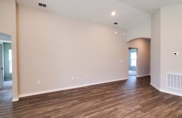 4-Bedroom, 2-Bathroom in Villamar Winter Haven Gallery 3