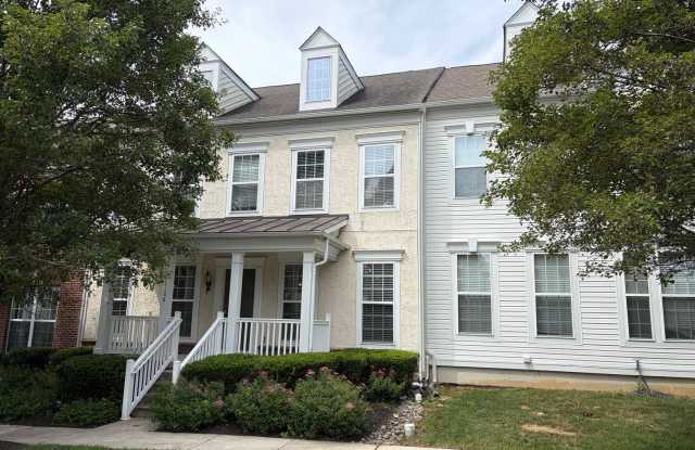 COMING SOON 8/8 | Spacious 3-Bedroom Townhome in Desirable Windsor Ridge photos photos