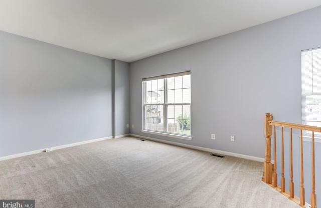 547 SPARKLEBERRY TERRACE NE Gallery 3