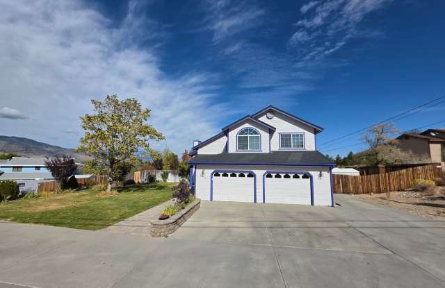Pet Friendly 1 Acre with Views and Next to Hiking Trails Gallery 3