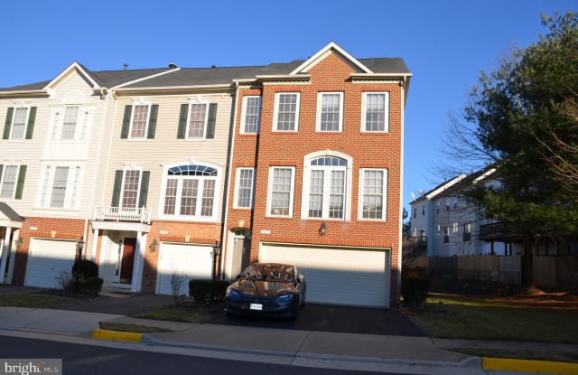 12752 HERON RIDGE DRIVE - 12752 Heron Ridge Drive, Fair Lakes, VA 22030