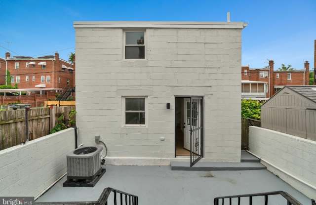 518 OGLETHORPE Street NE Gallery 1