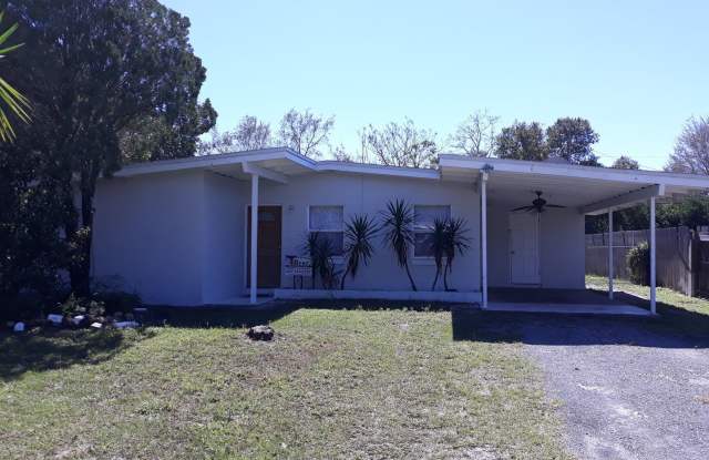 550 E 3RD STREET - 550 3rd Street, Chuluota, FL 32766