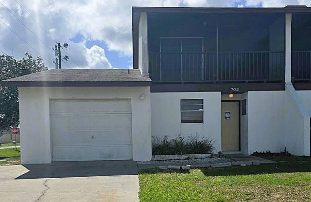 Spacious  Affordable 3-Bed, 2.5-Bath Duplex in Poinciana! photos photos